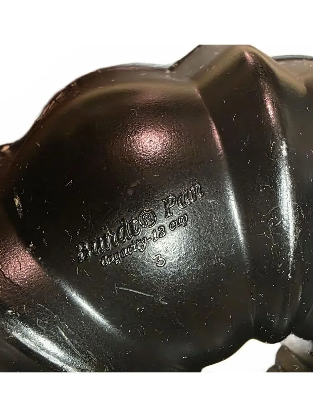 Nordic Ware Vintage Bundt Cake Pan Black Cast Aluminum 12 Cup Heavy Duty